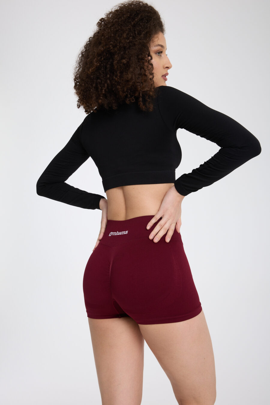GYMHAMS Drop Shorts Bordo Kalça Büzgülü Süper Mini Şort – Push-up Toparlayıcı & Şekillendirici - Görsel 4